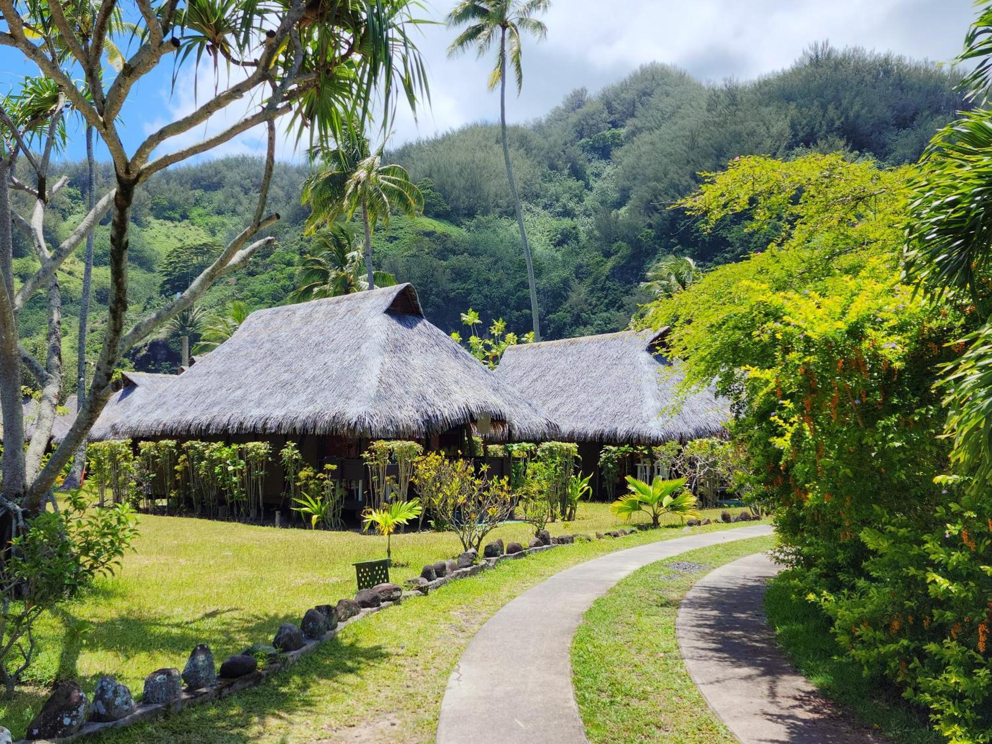 Hotel Hibiscus Papetoai Exterior photo